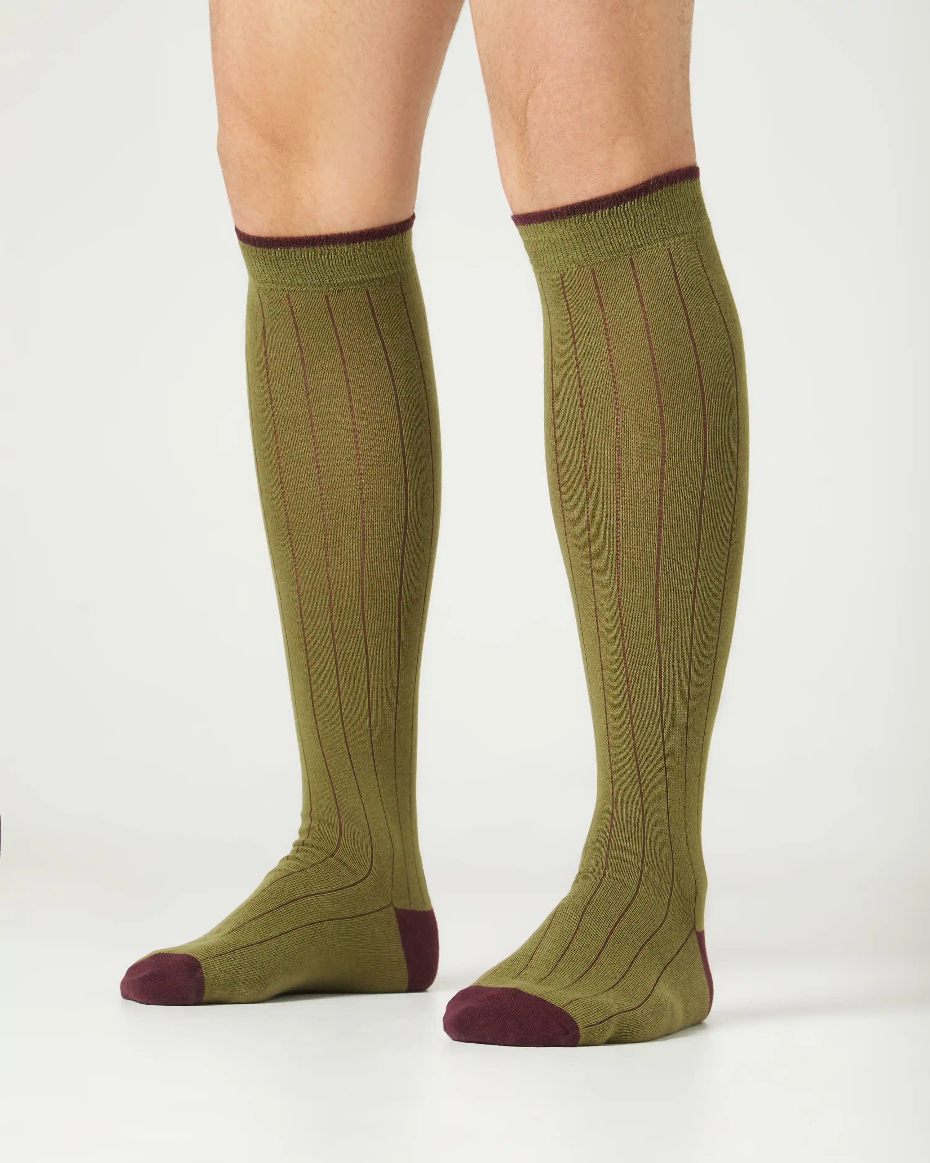 Calcetines caña alta de hombre Kiff Kiff verde musgo falso canalé