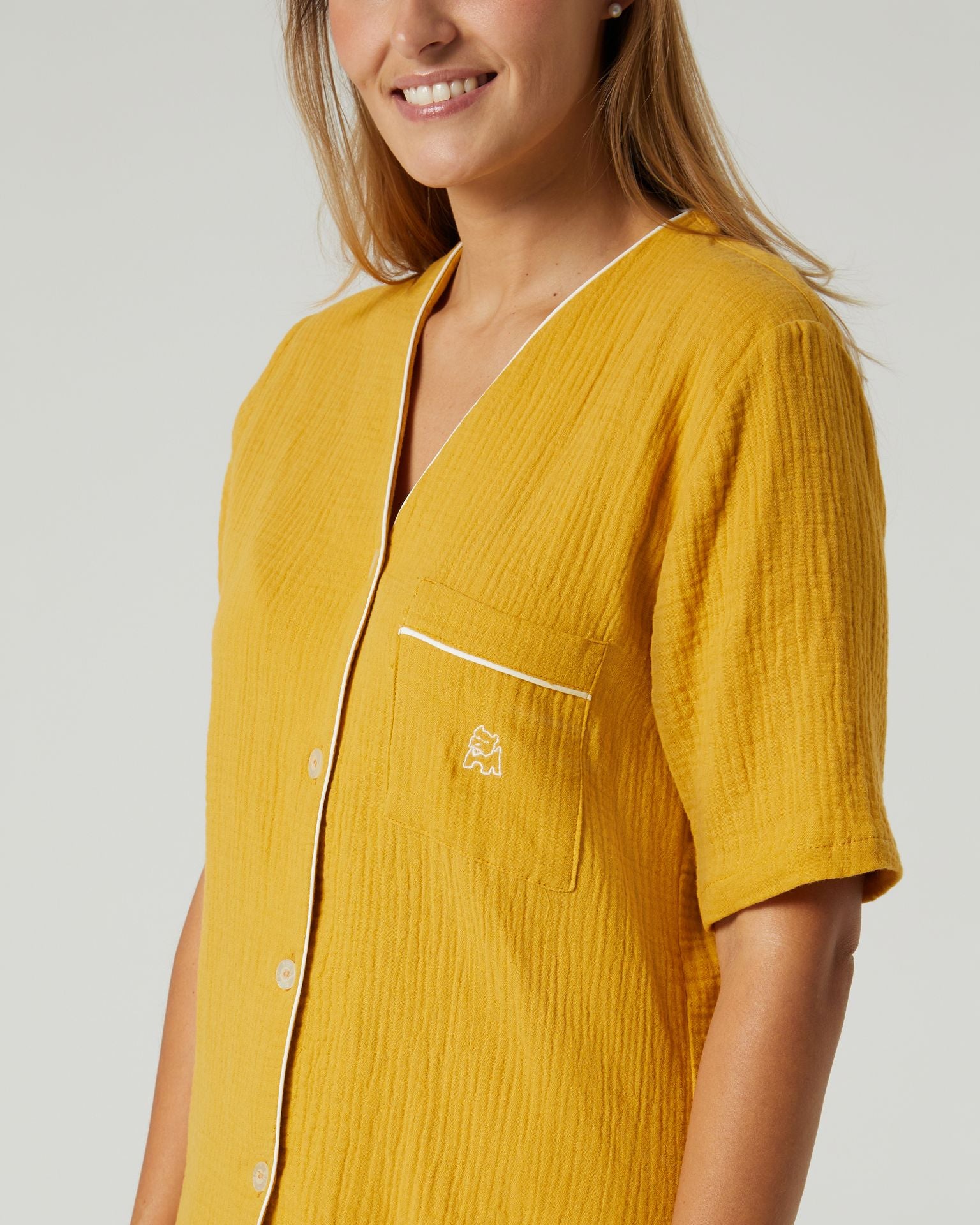 Pijama de mujer corto de algodón mostaza