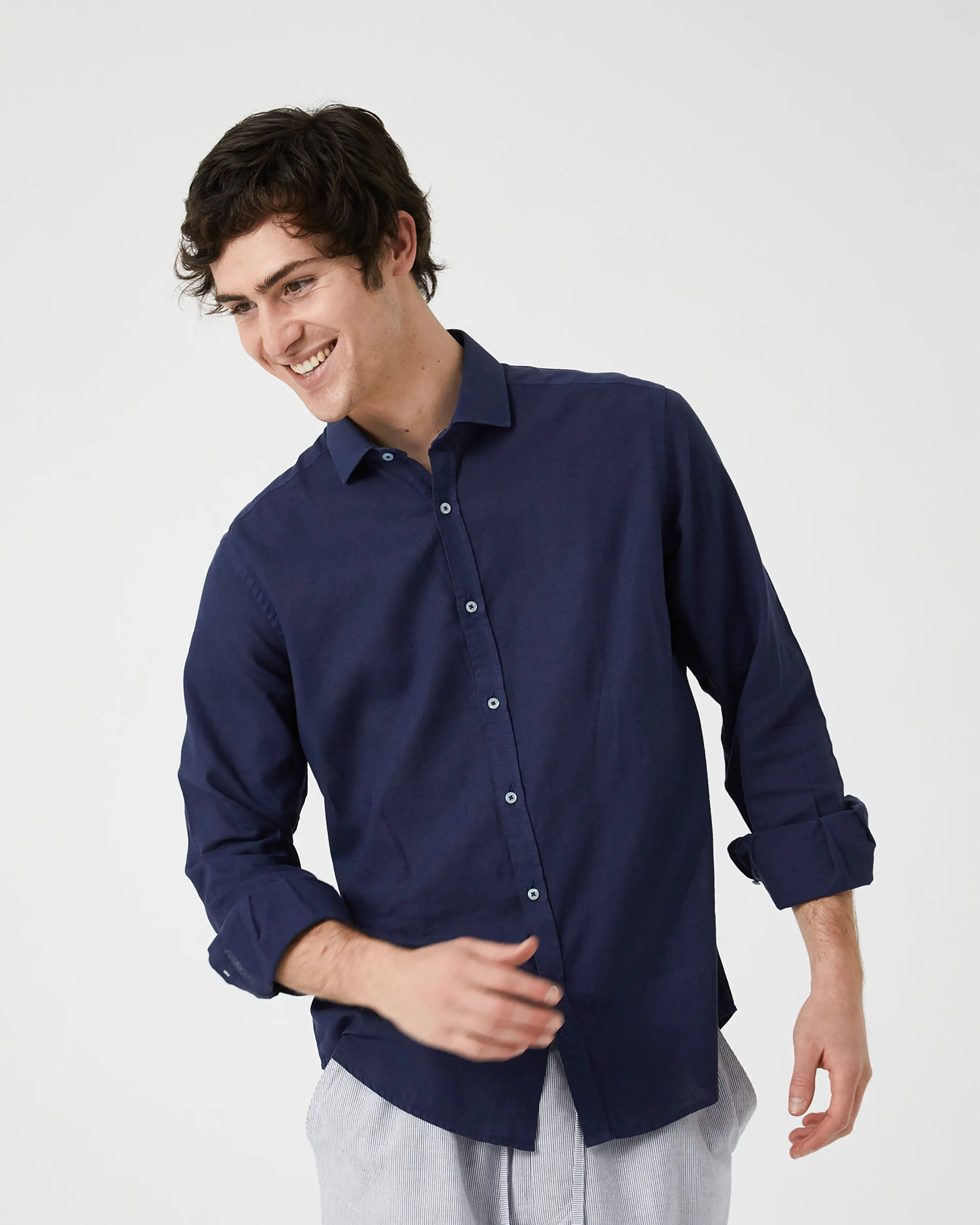 Camisa Casual de Hombre en Lino y Algodón