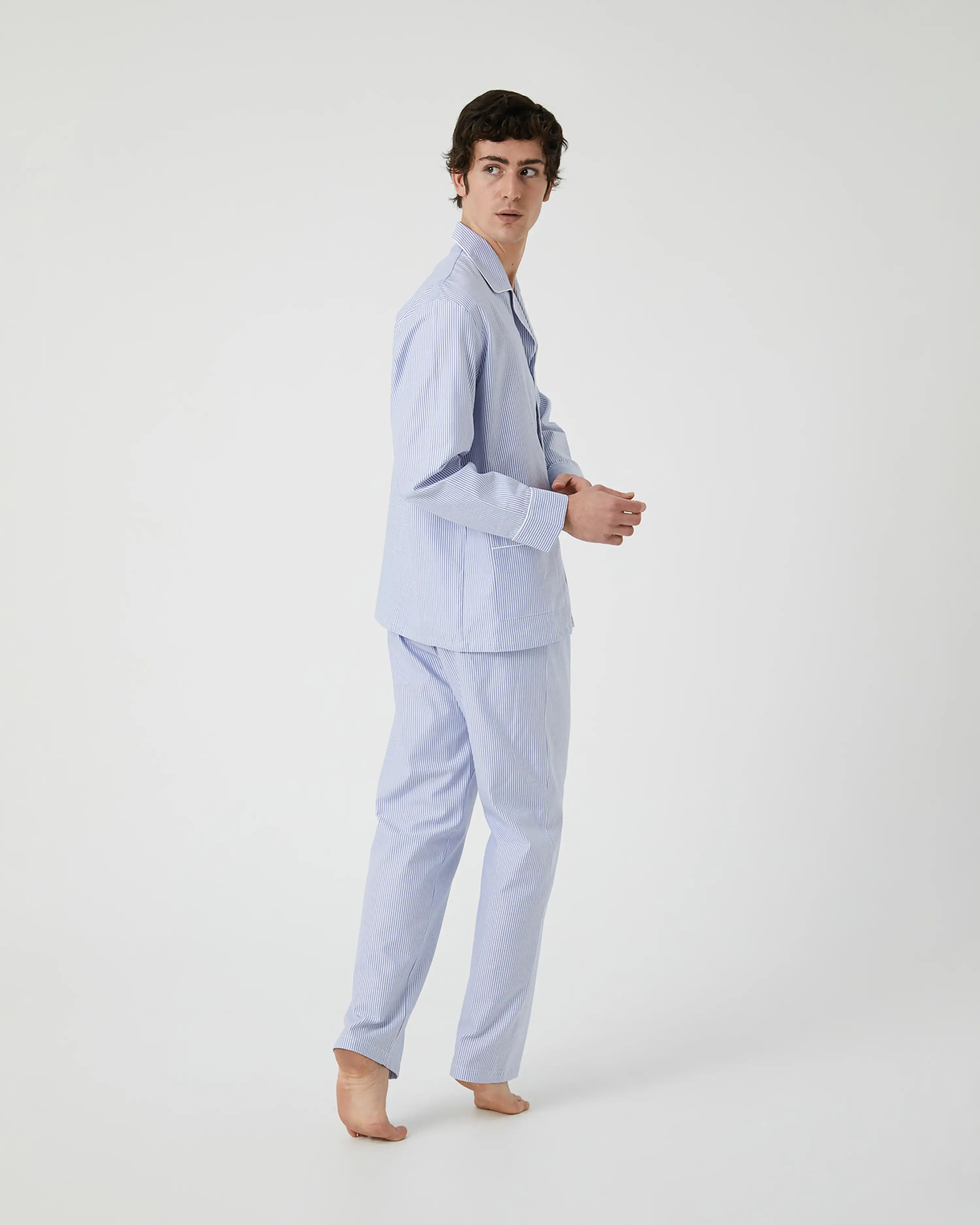 Pijama largo de hombre de tela oxford blanco con rayas en azul