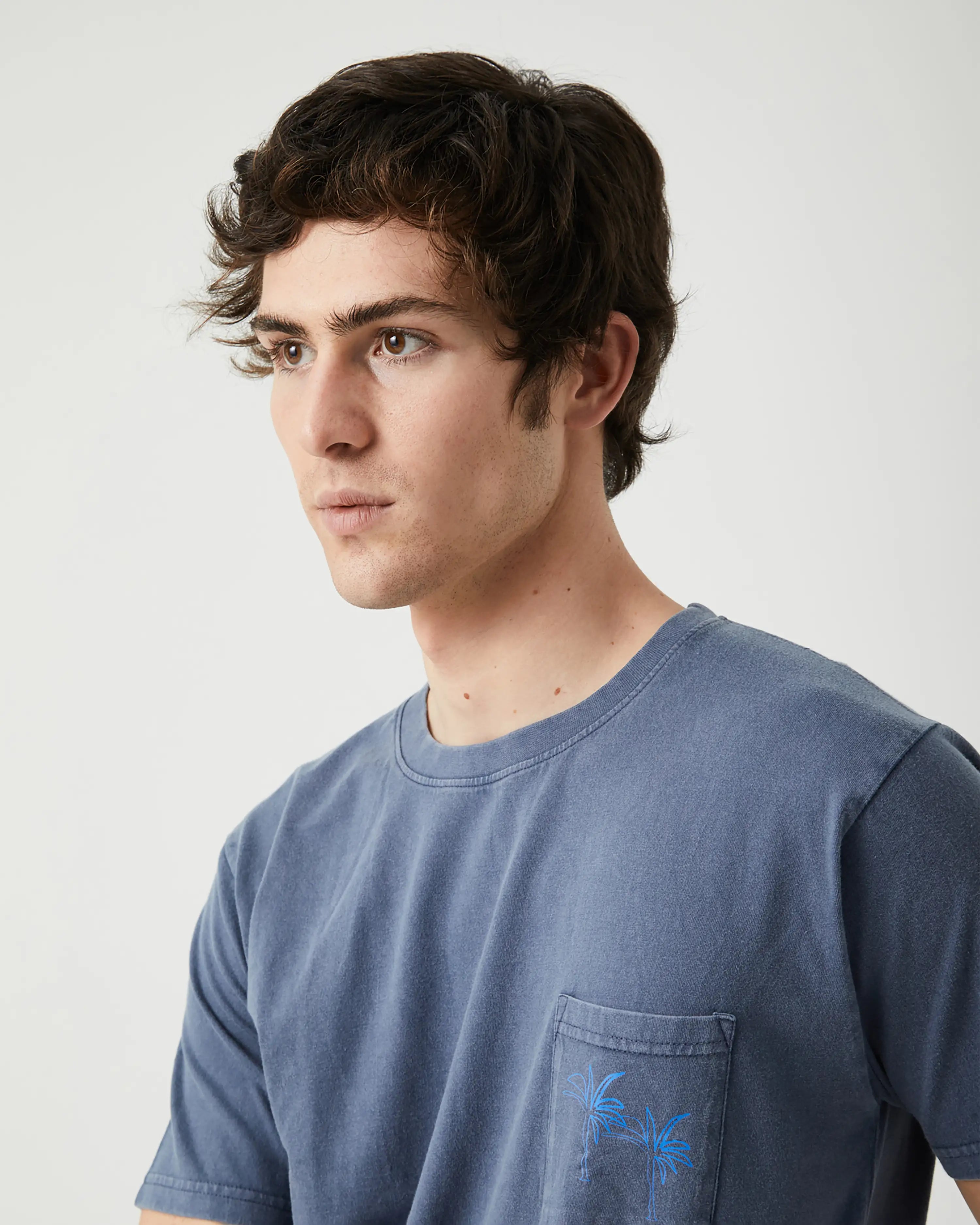 Camiseta de hombre azul efecto lavado Palmeras