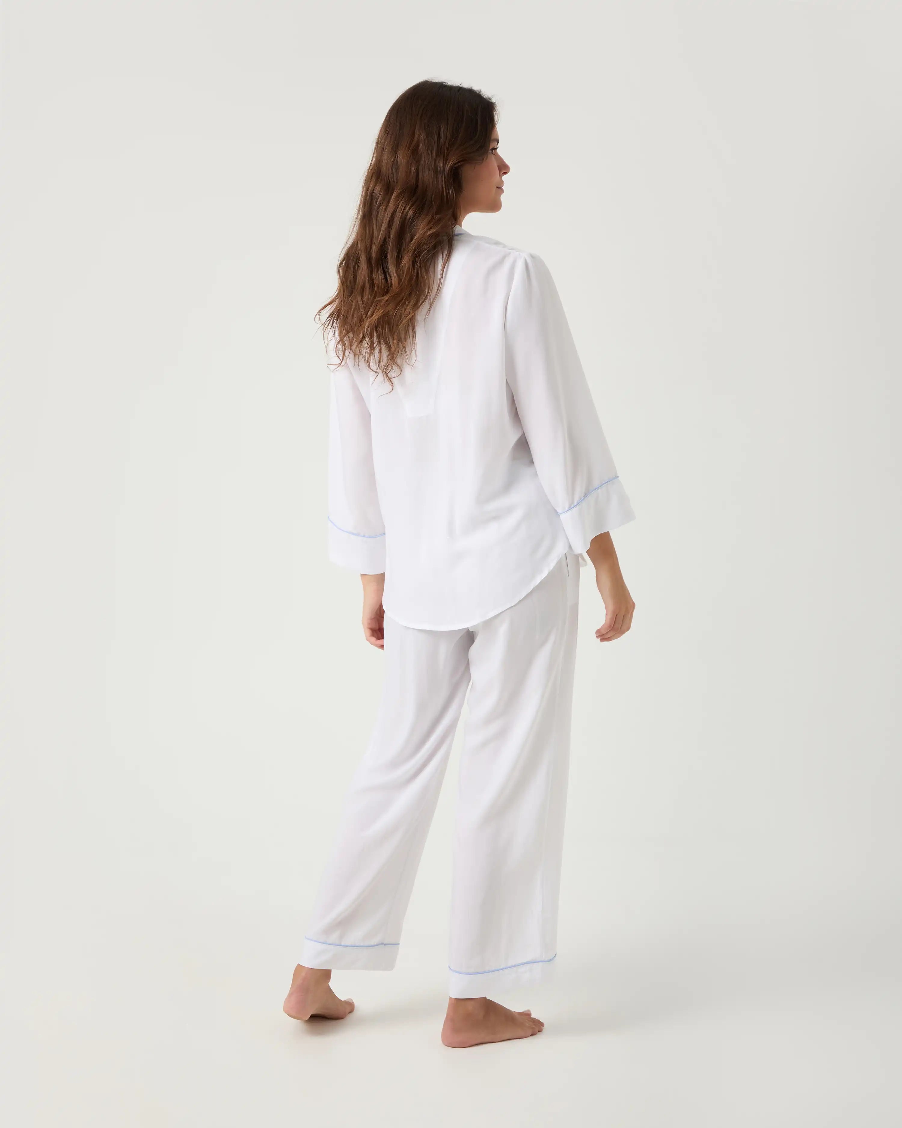 Pijama de mujer largo liso blanco